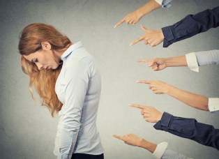 arguing-finger-pointing-judgment-image