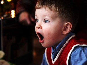 memory-surprised-boy-place-on-right