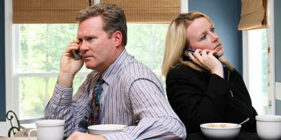 CAMERA couple both on cellphones Who-is-more-important-your-spouse-or-your-phone